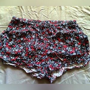 8 - H&M Floral Shorts
